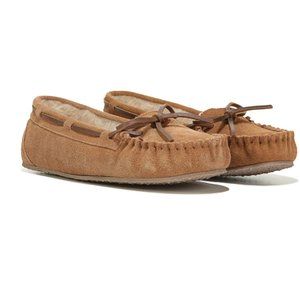 Minnetonka Size 7 Women Tan Moccasin Slippers NIB